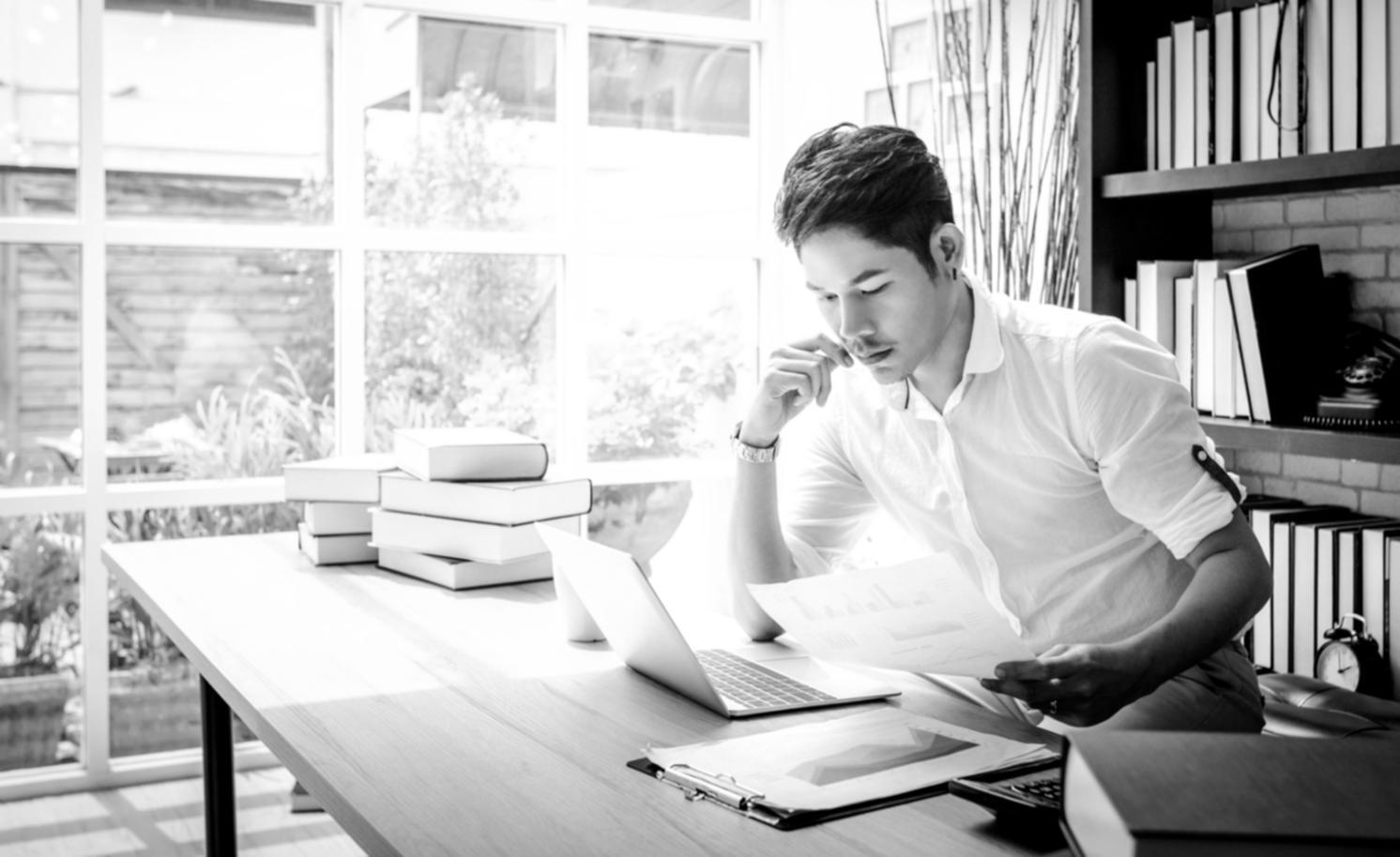 Espace de travail collaboratif où les échanges prennent forme naturellement